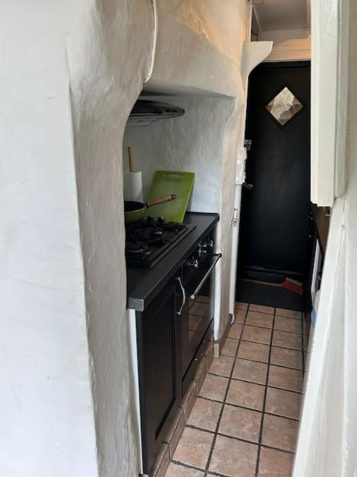 Cozy Apartment In Popular Street เบอร์เกน ภายนอก รูปภาพ
