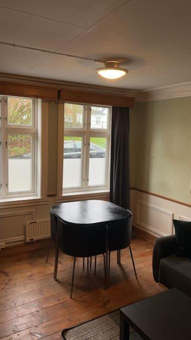 Cozy Apartment In Popular Street เบอร์เกน ภายนอก รูปภาพ